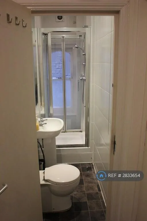 1 bedroom house share for rent