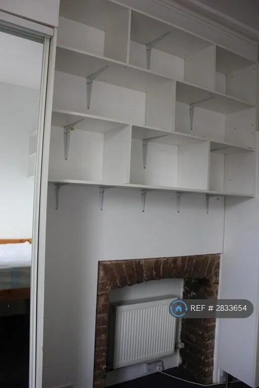1 bedroom house share for rent