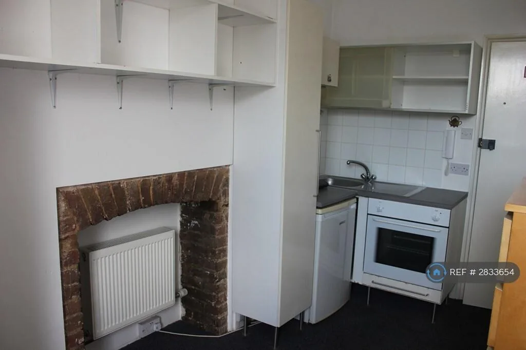 1 bedroom house share for rent