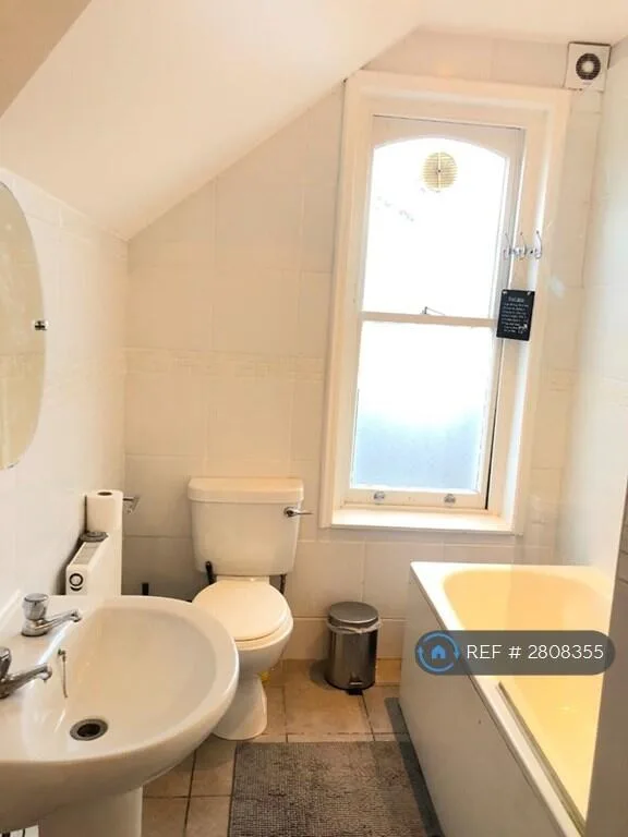 1 bedroom house share for rent