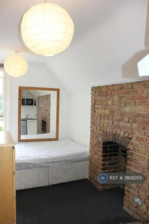 1 bedroom house share for rent
