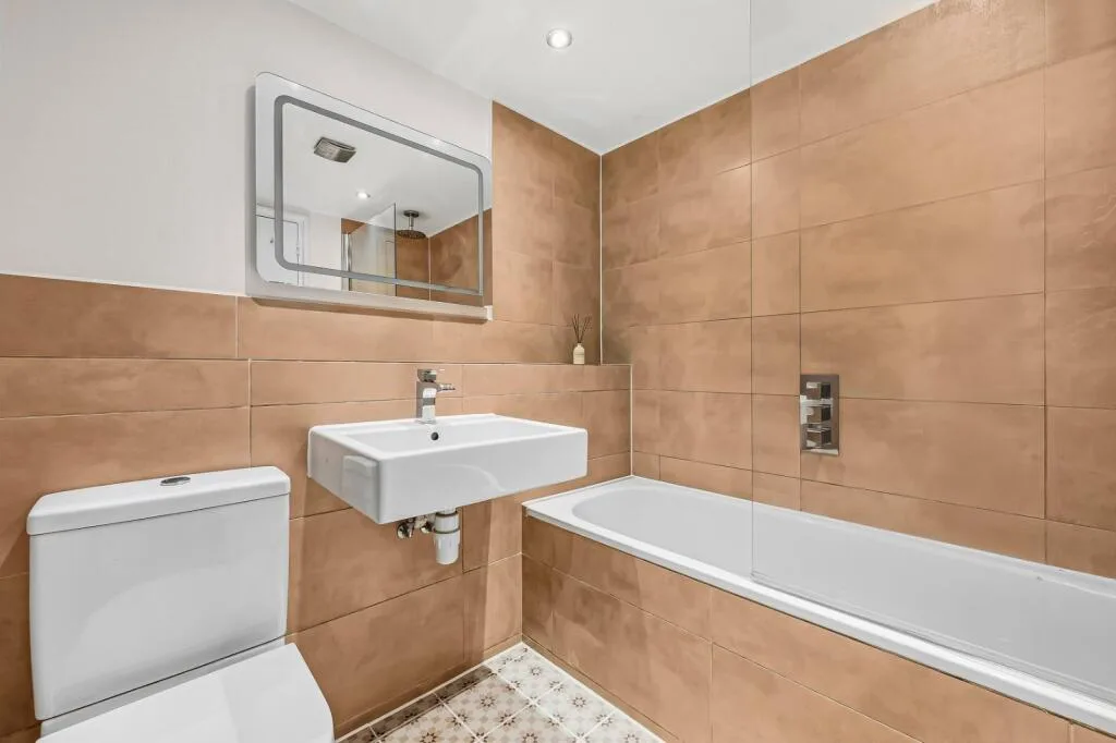 3 bedroom flat for rent