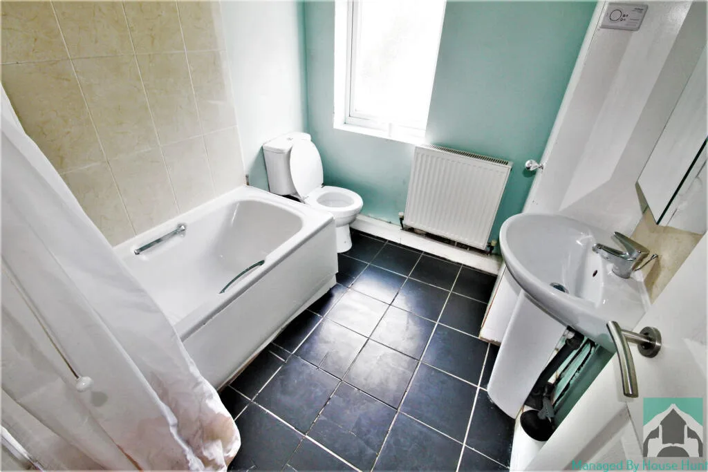 6 bedroom house for rent