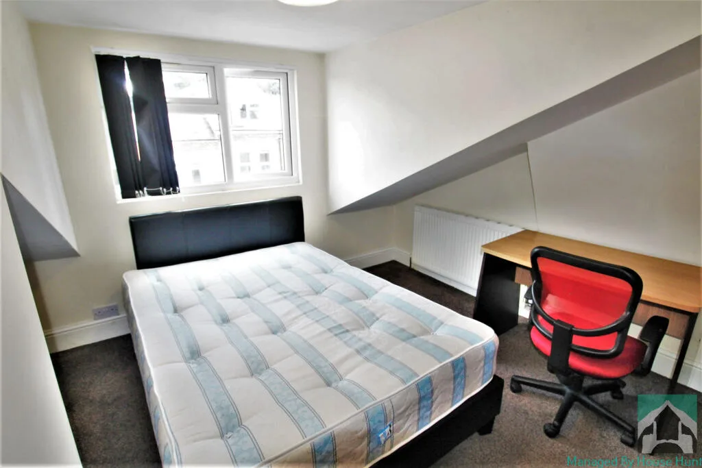 6 bedroom house for rent