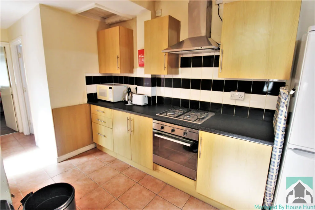 6 bedroom house for rent