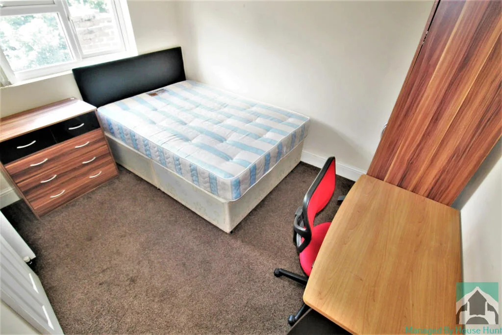 6 bedroom house for rent