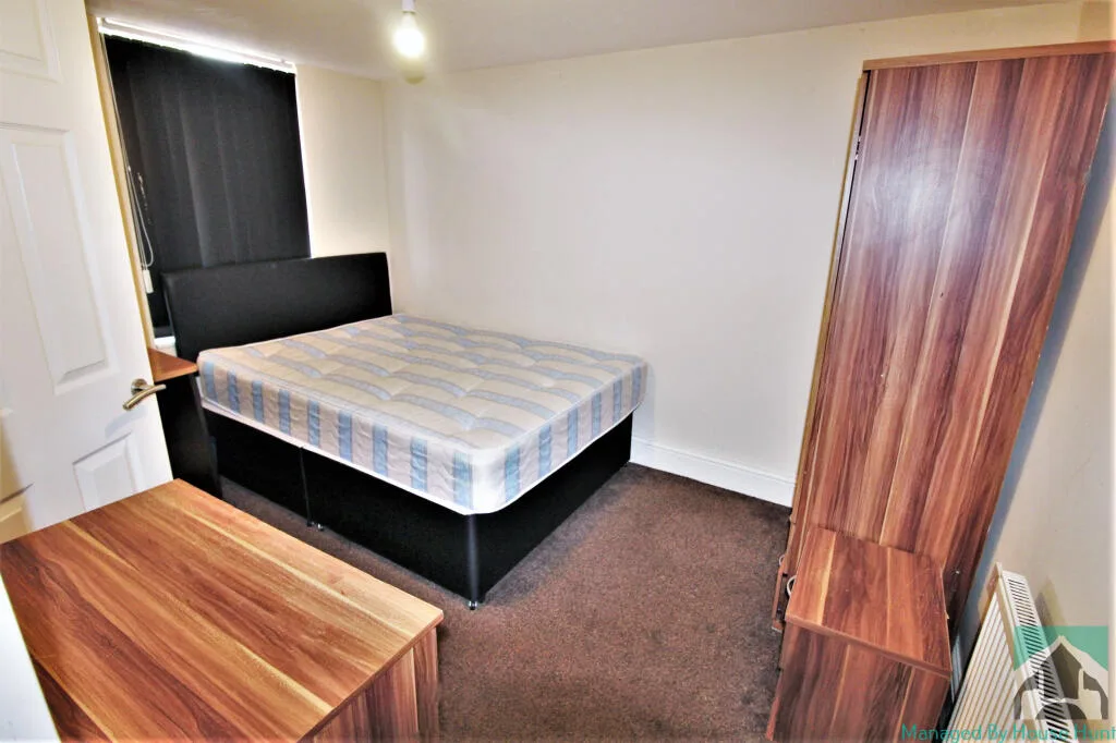 6 bedroom house for rent