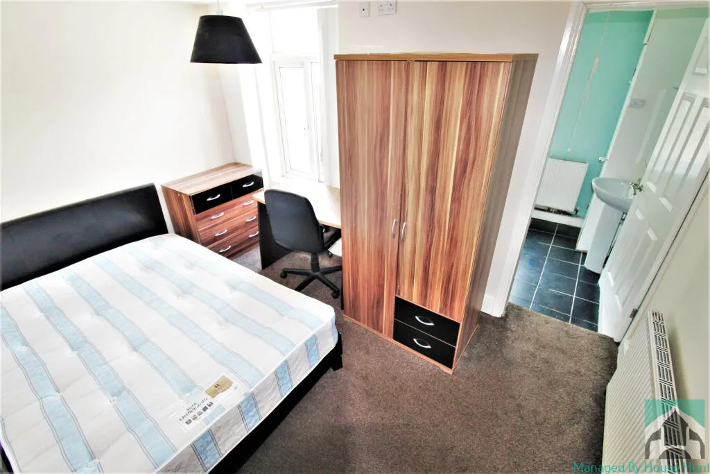 6 bedroom house for rent