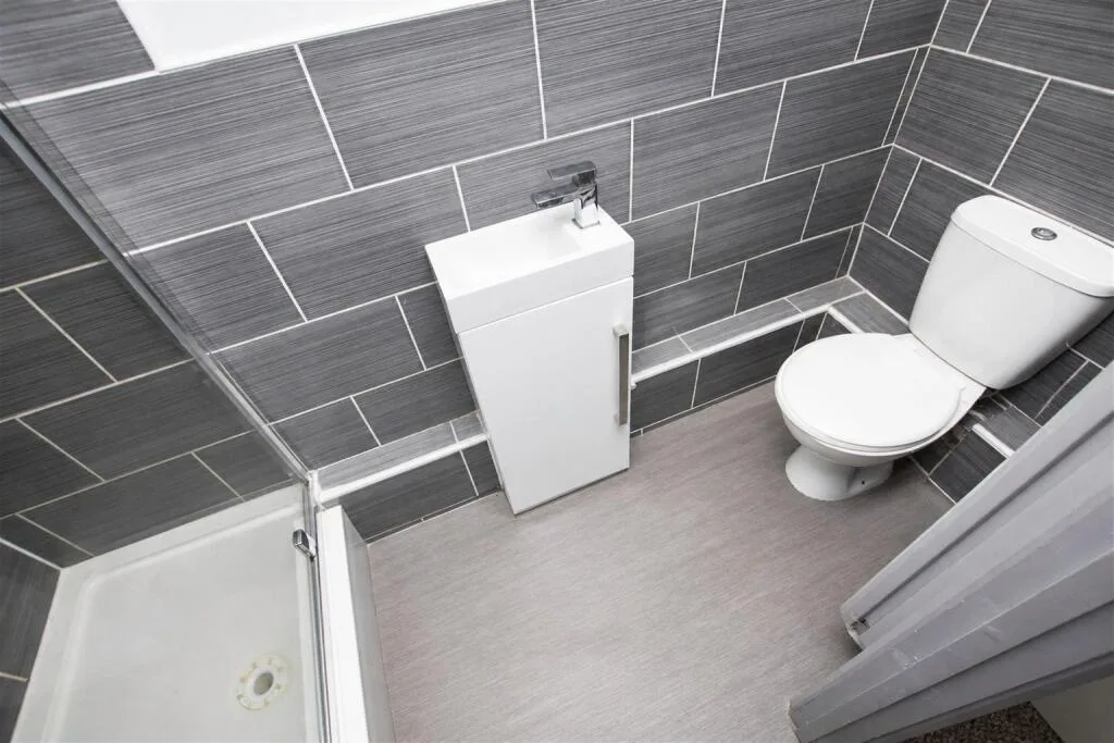 6 bedroom house for rent