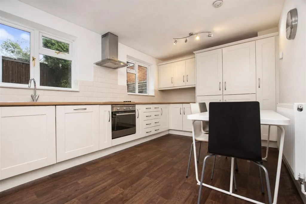6 bedroom house for rent
