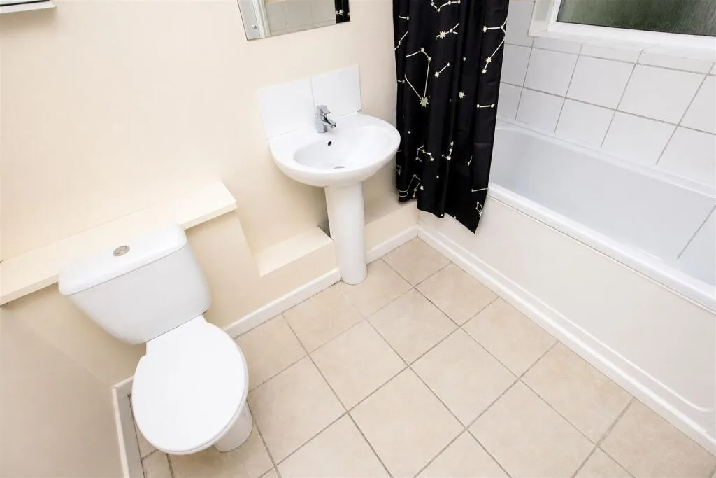 6 bedroom house for rent