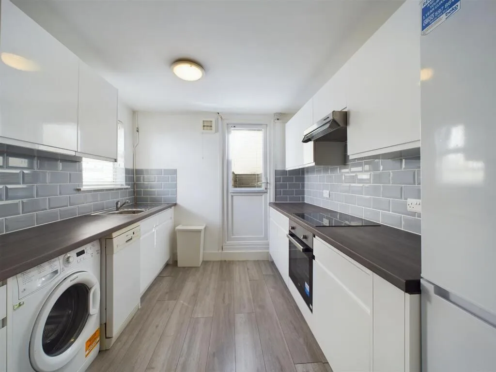 3 bedroom maisonette for rent