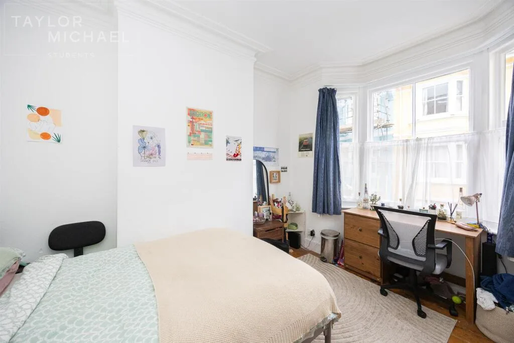 5 bedroom terraced house for rent