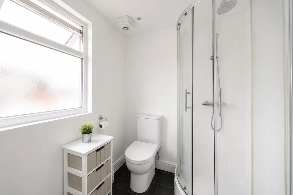 5 bedroom terraced house for rent