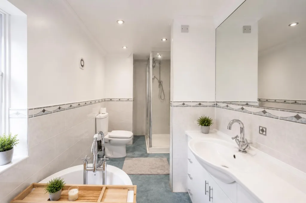 5 bedroom semi-detached house for rent