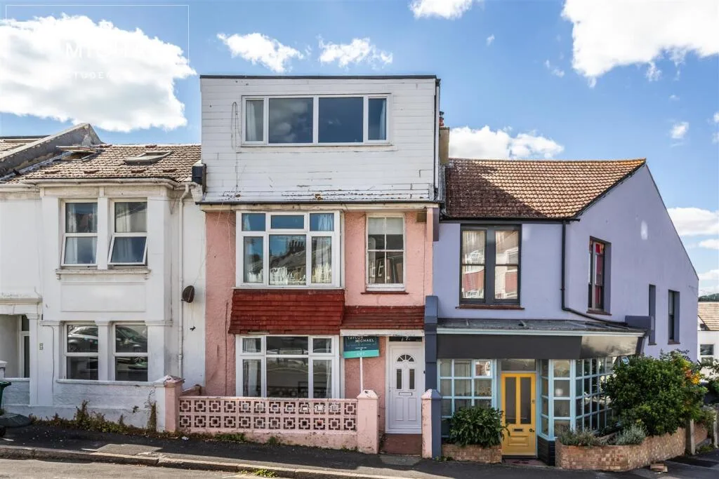 5 bedroom terraced house for rent