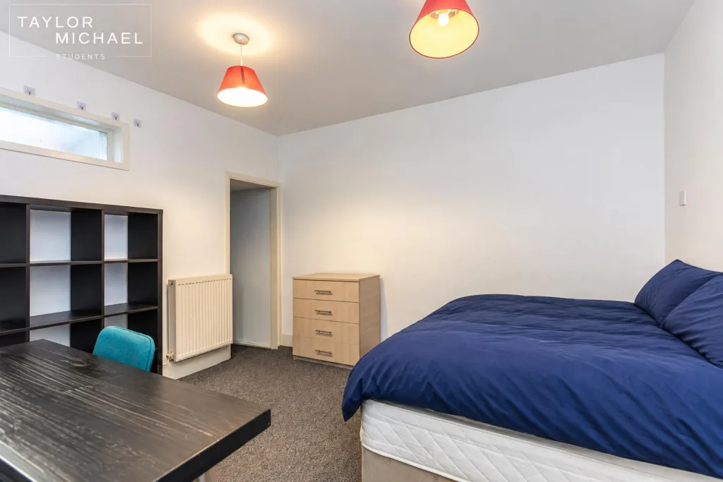 6 bedroom terraced house for rent