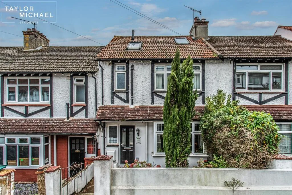 6 bedroom terraced house for rent