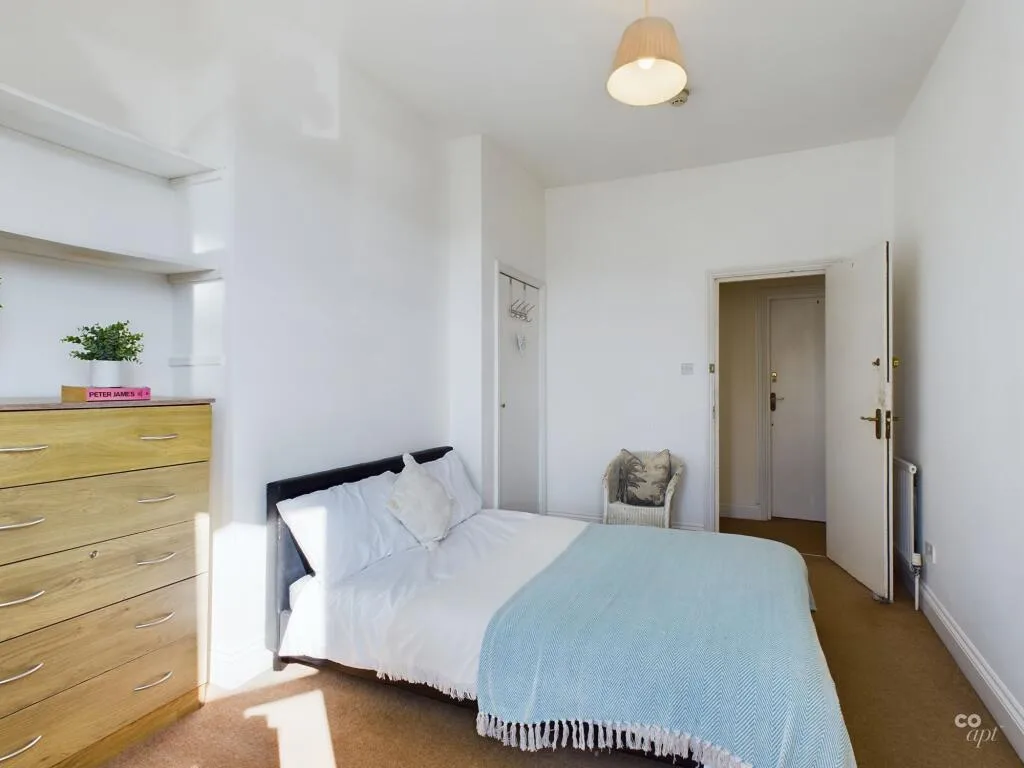 8 bedroom terraced house for rent