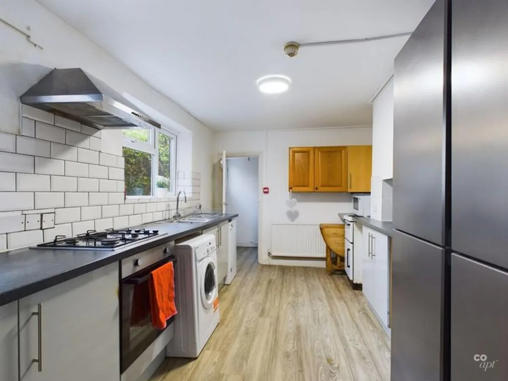 8 bedroom terraced house for rent