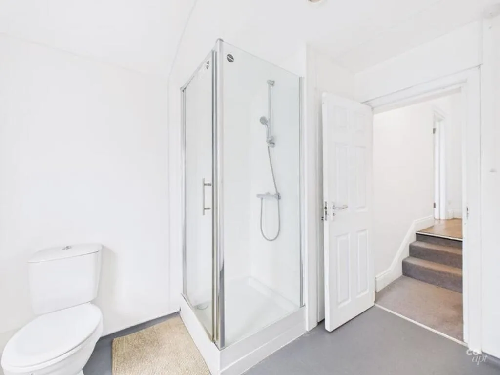 6 bedroom terraced house for rent