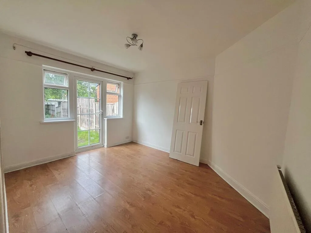3 bedroom semi-detached house for rent