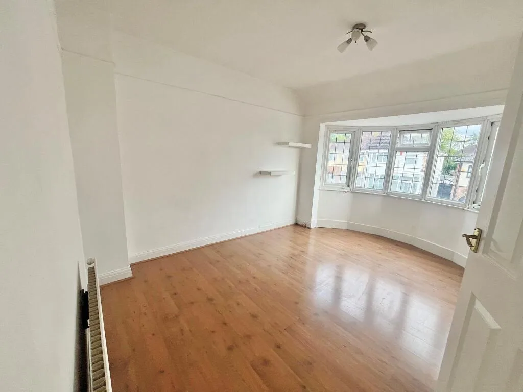 3 bedroom semi-detached house for rent