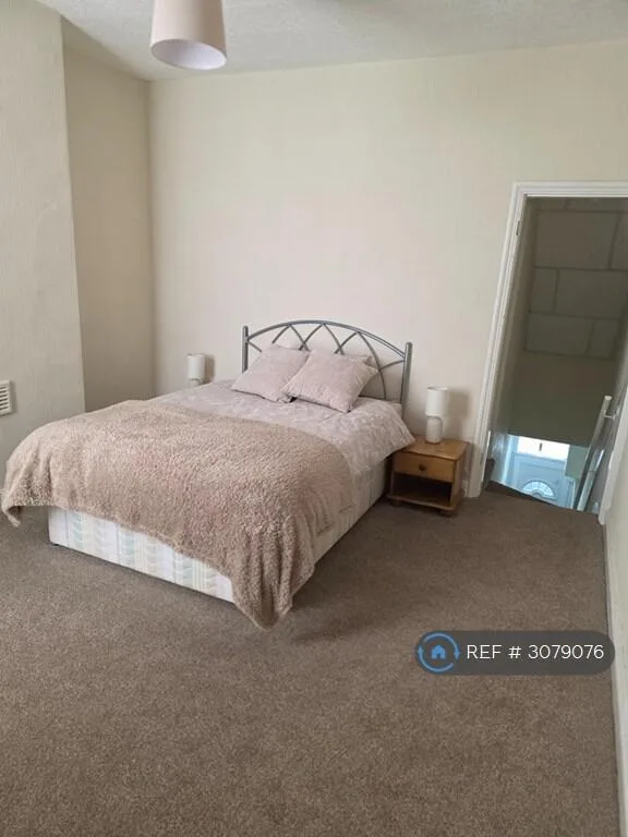3 bedroom end of terrace house for rent