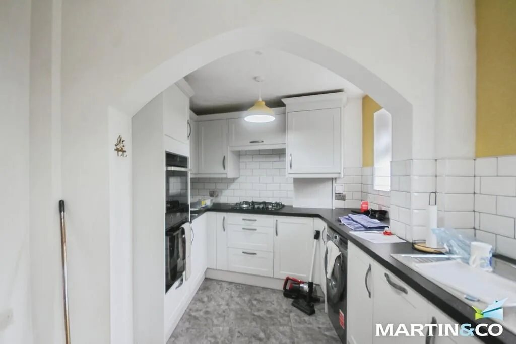 3 bedroom semi-detached house for rent