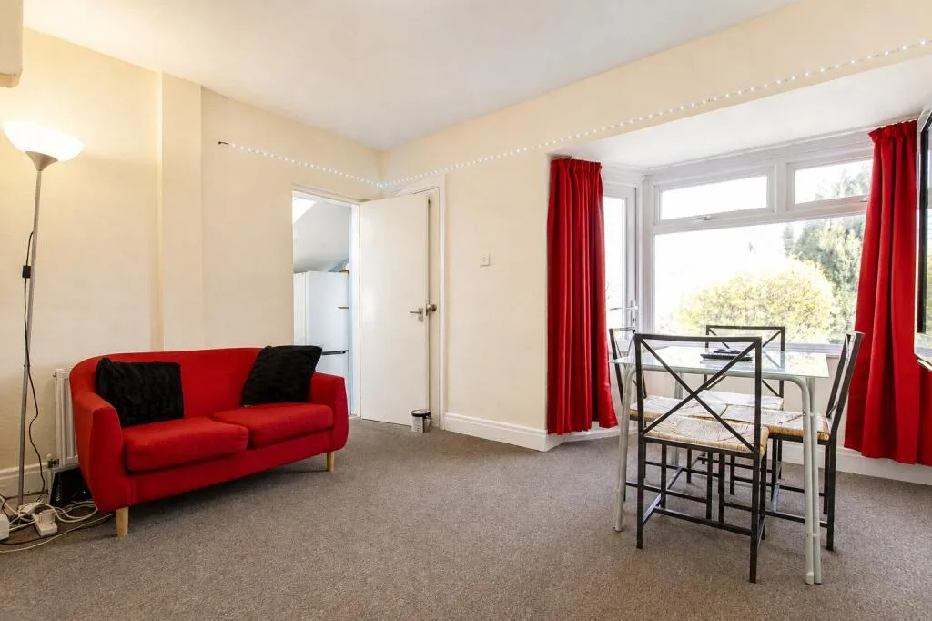 3 bedroom semi-detached house for rent