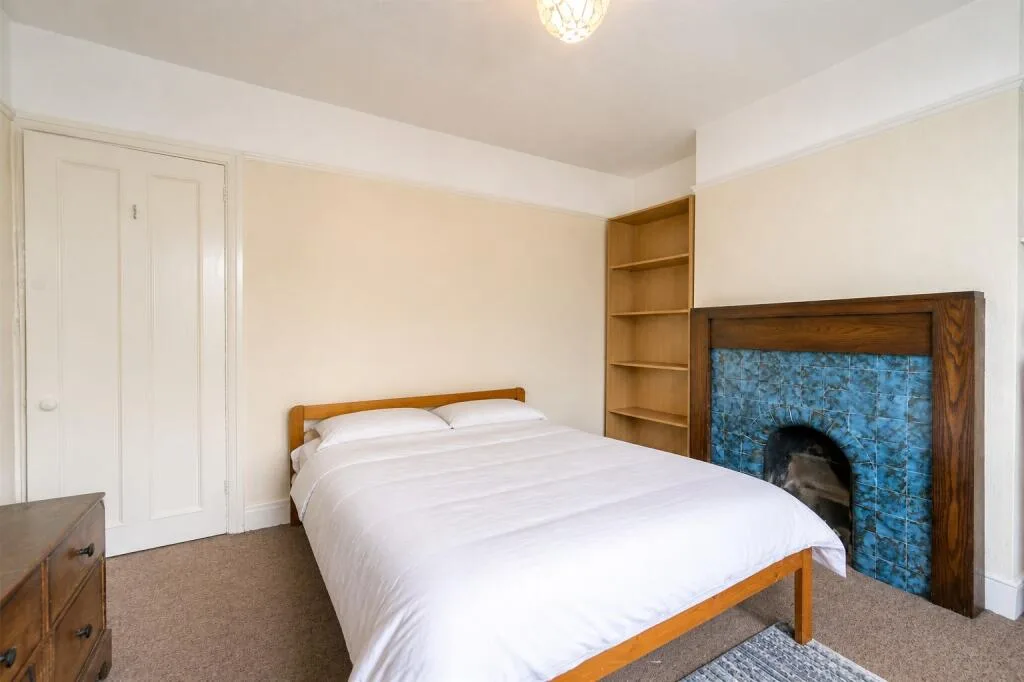 3 bedroom semi-detached house for rent