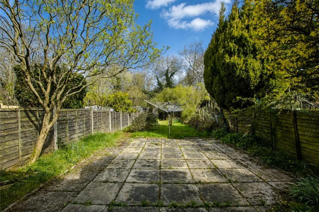 3 bedroom semi-detached house for rent