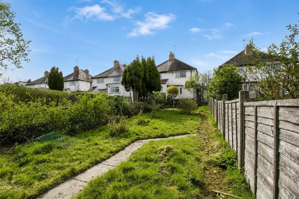 3 bedroom semi-detached house for rent