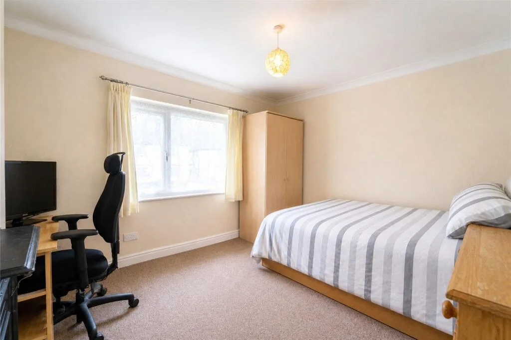 3 bedroom semi-detached house for rent