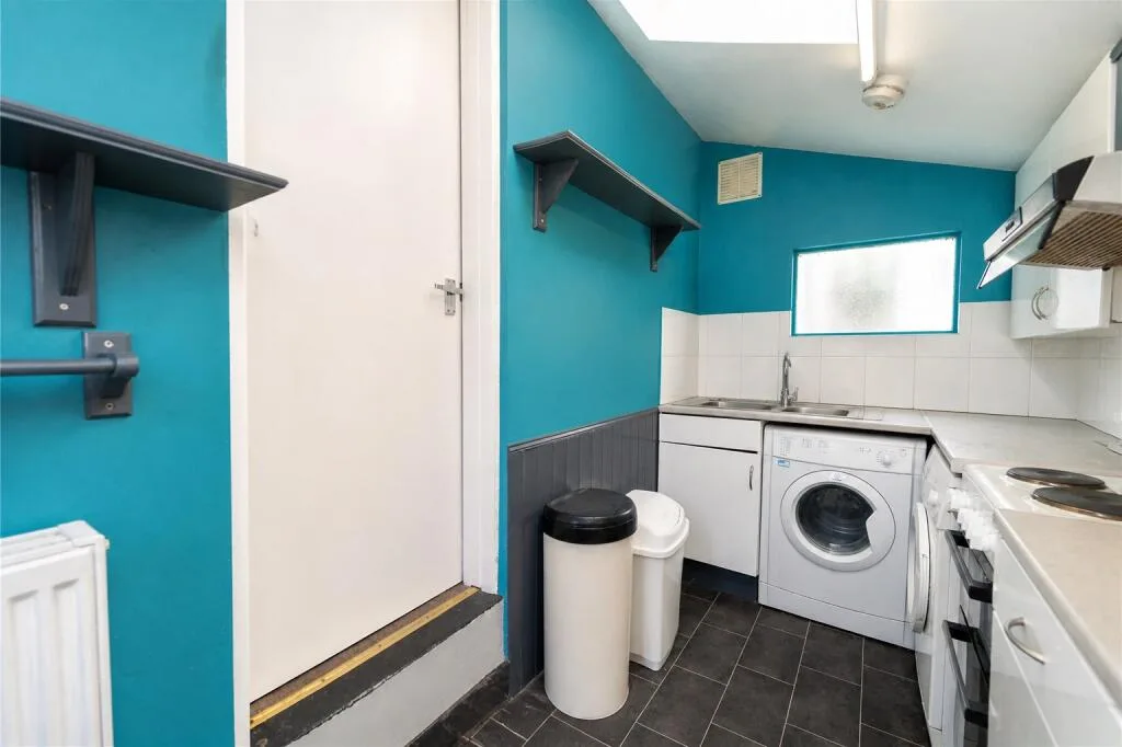 3 bedroom semi-detached house for rent