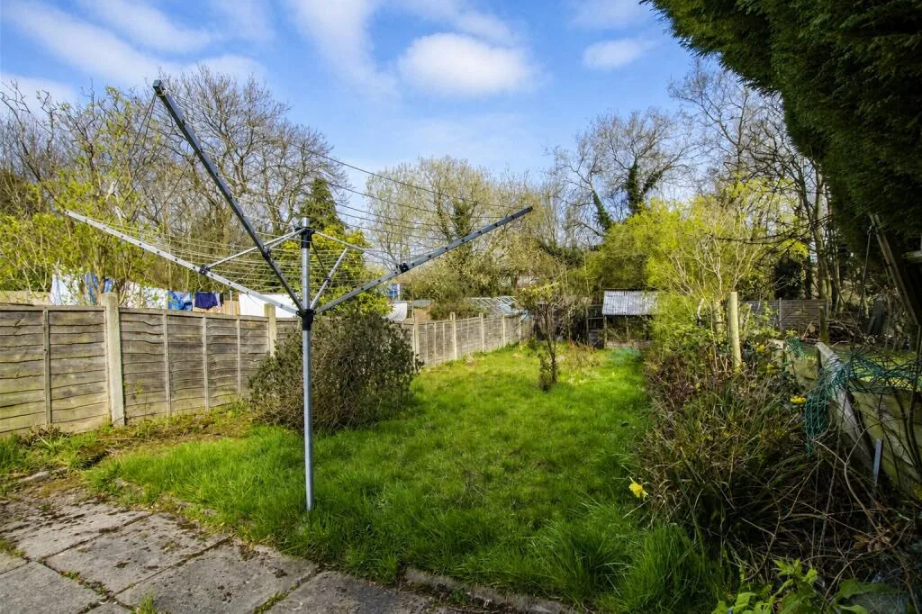 3 bedroom semi-detached house for rent
