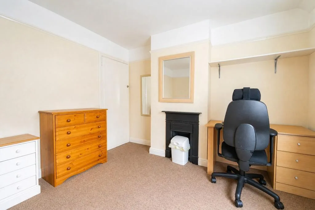 3 bedroom semi-detached house for rent