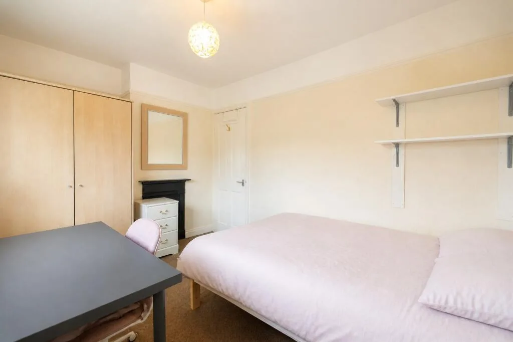 3 bedroom semi-detached house for rent