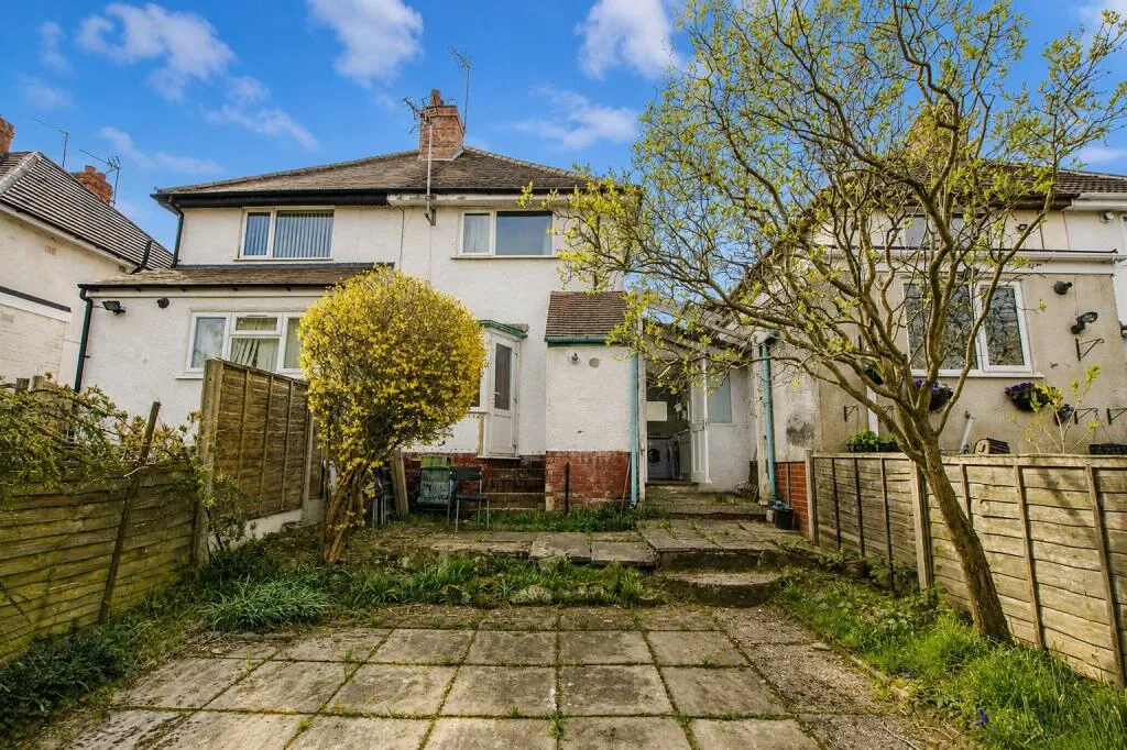 3 bedroom semi-detached house for rent