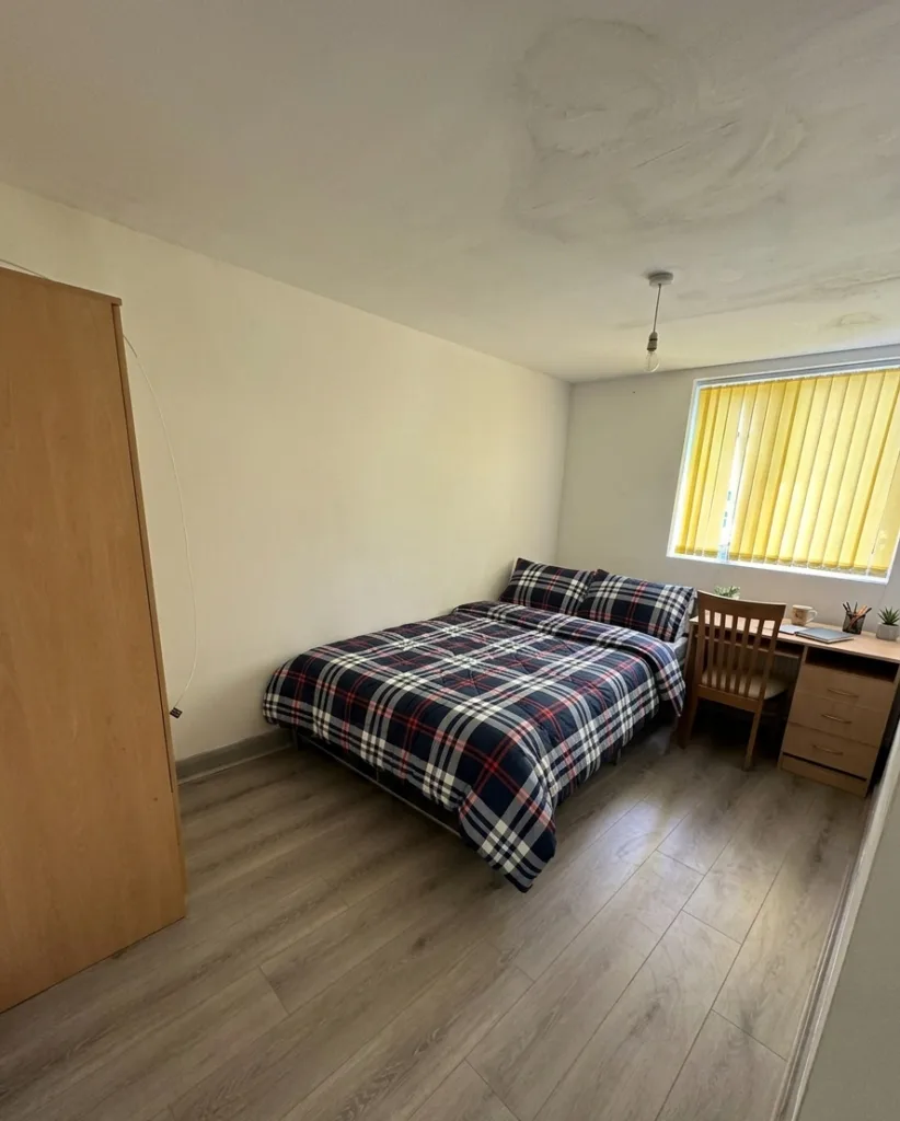 9 bedroom semi-detached house for rent