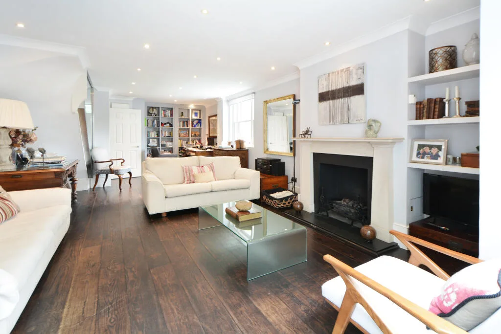 5 bedroom semi-detached house for rent