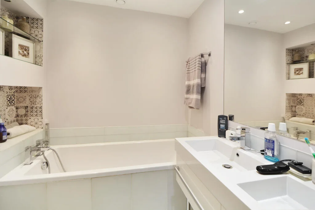 5 bedroom semi-detached house for rent