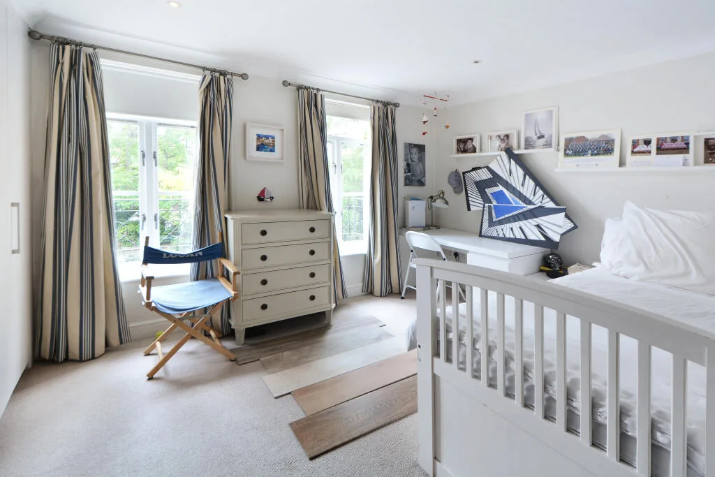 5 bedroom semi-detached house for rent