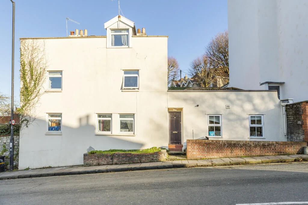 5 bedroom house for rent
