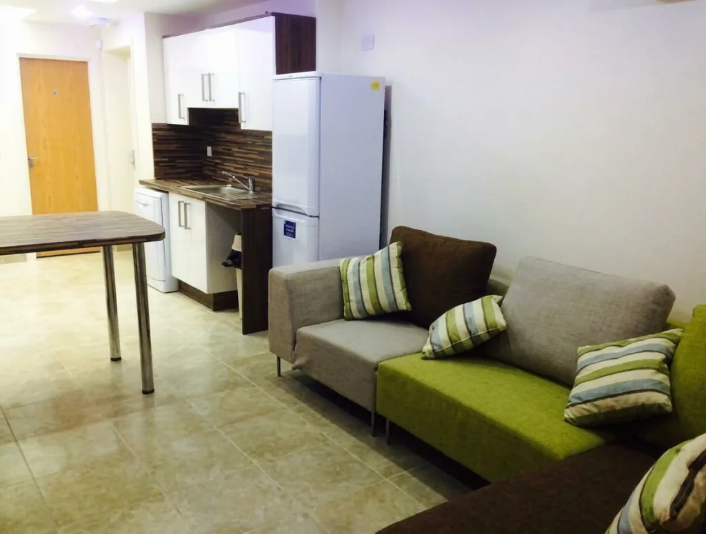 6 bedroom house for rent