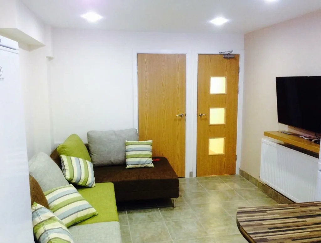 6 bedroom house for rent