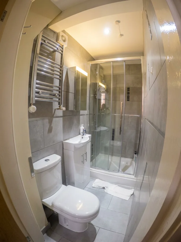 6 bedroom house for rent