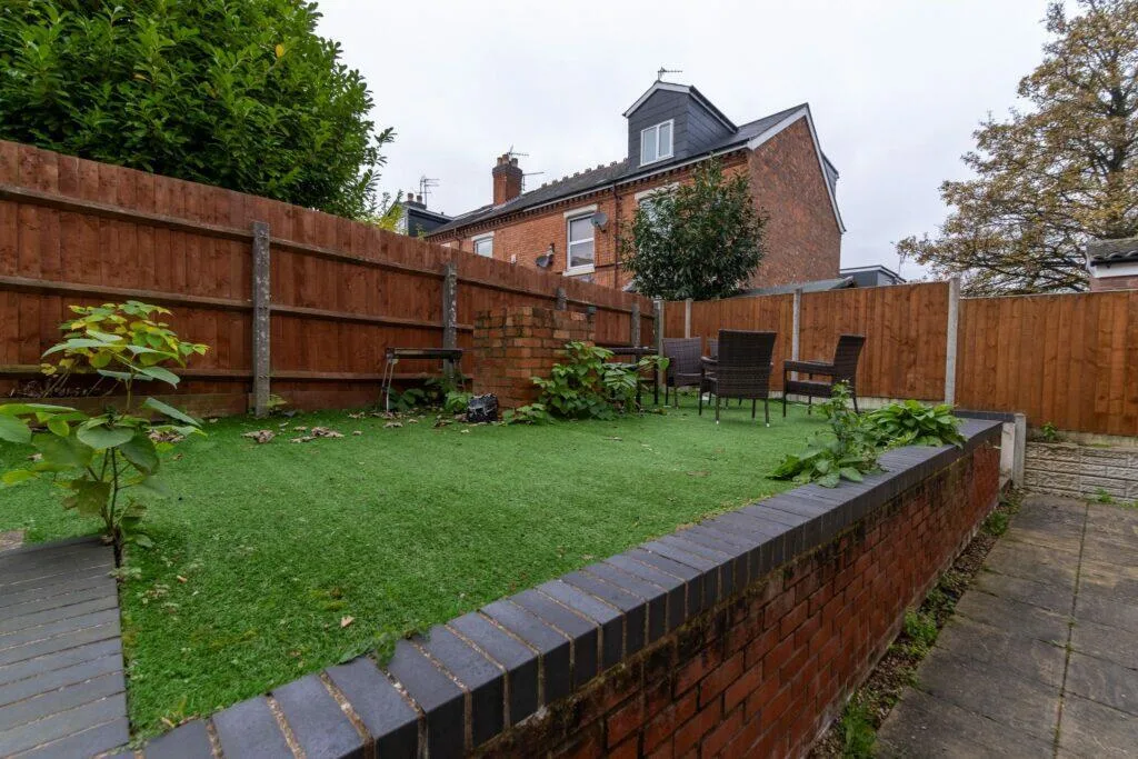 6 bedroom house for rent