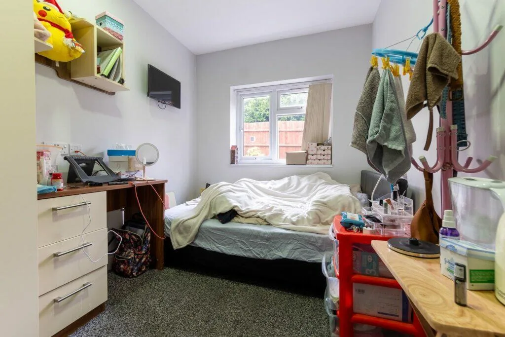 6 bedroom house for rent