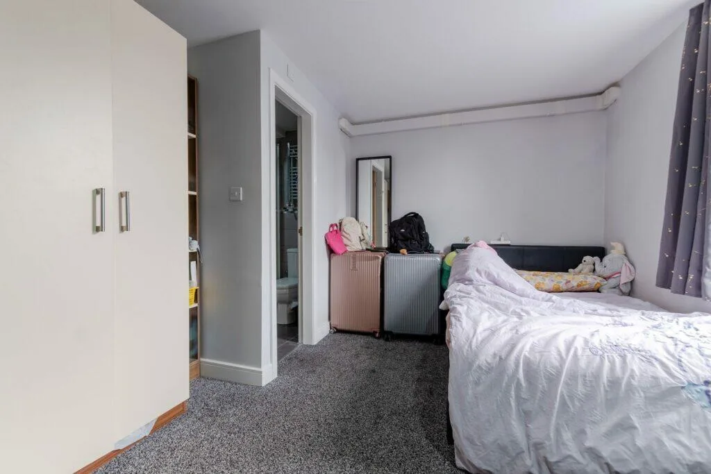6 bedroom house for rent